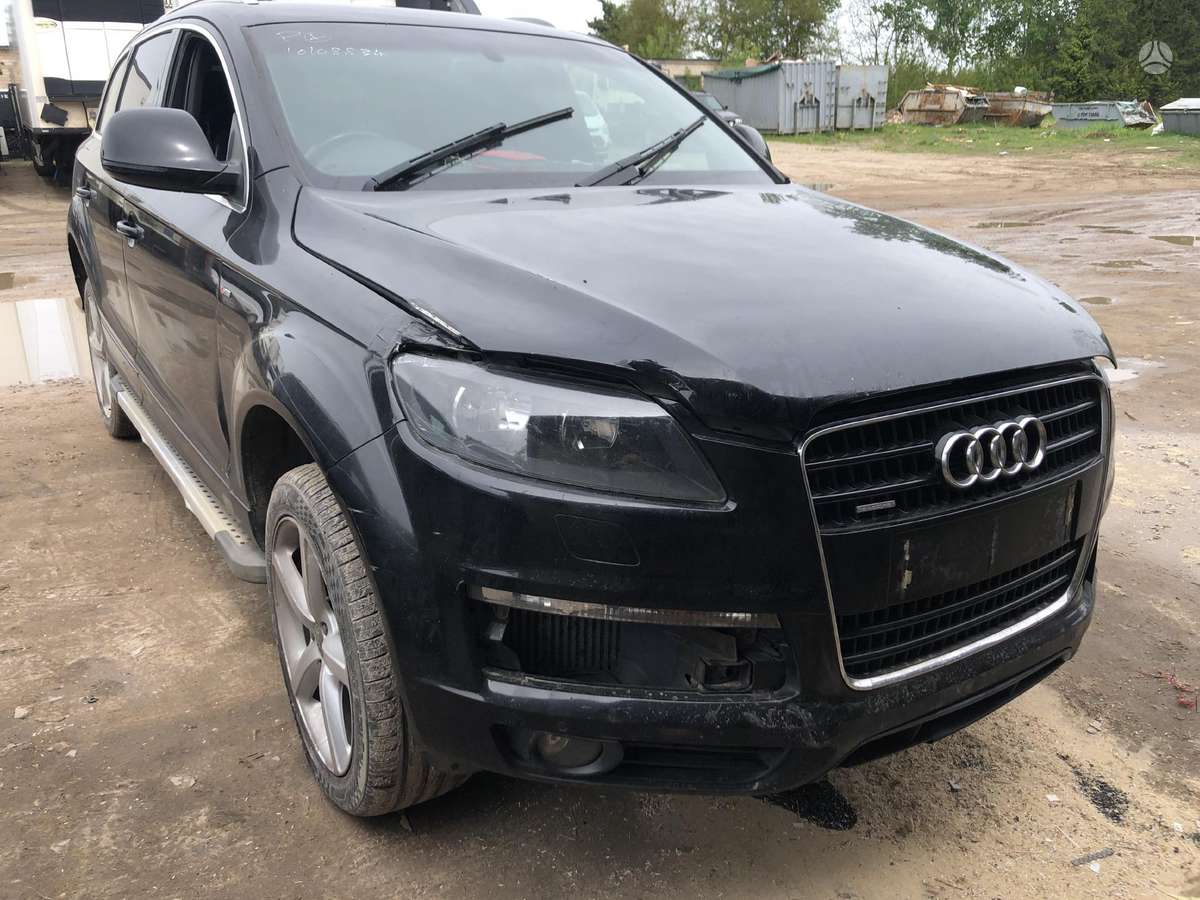 Audi Q7 dalimis