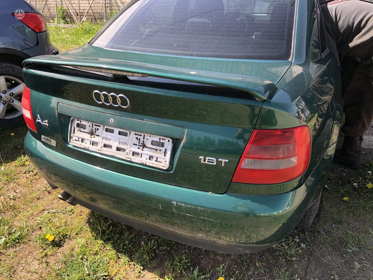 Audi A4 dalimis. dalimis