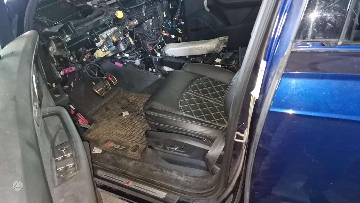 Audi Q7 interior parts