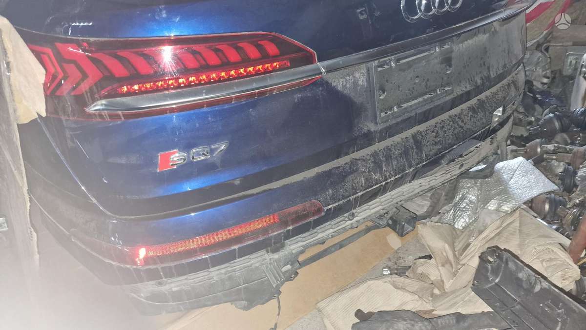 Audi Q7 salono detalės