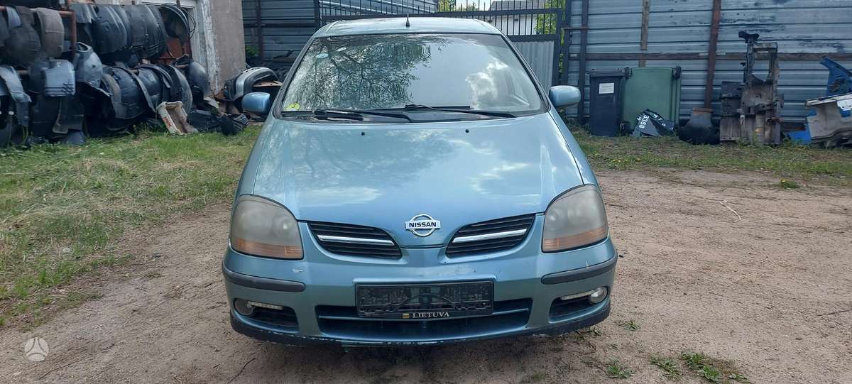 Nissan Almera Tino