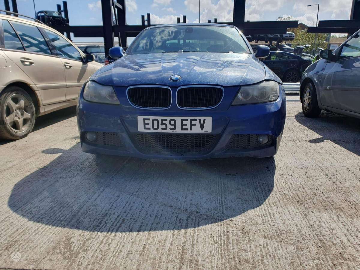 BMW 320 dalimis. Maza rida