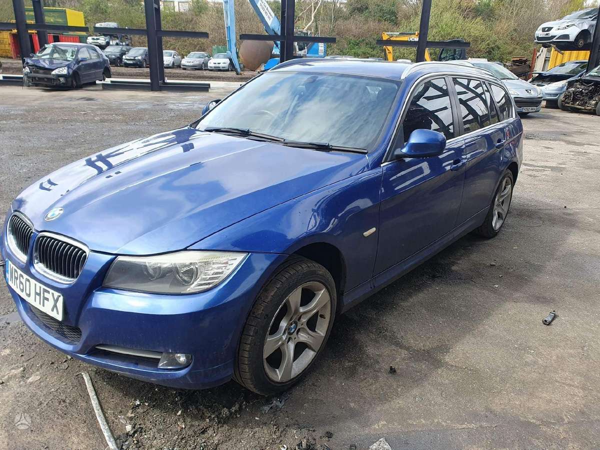 BMW 320 dalimis. Maza rida