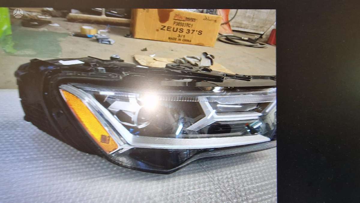 Audi Q7 salono detalės