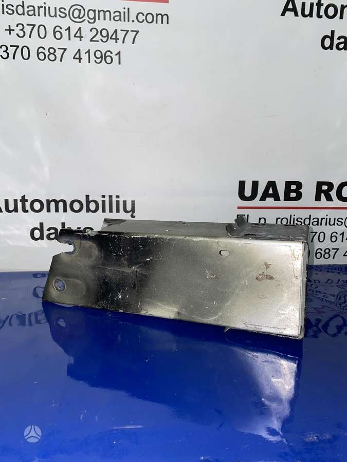 Tesla Model 3 virsbūves detaļas