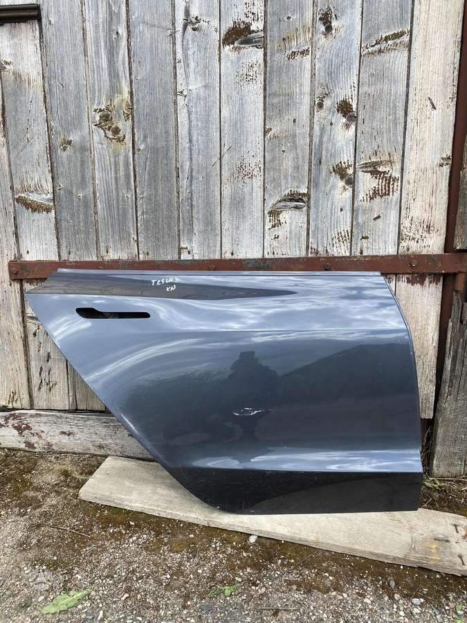 Tesla Model 3 virsbūves detaļas