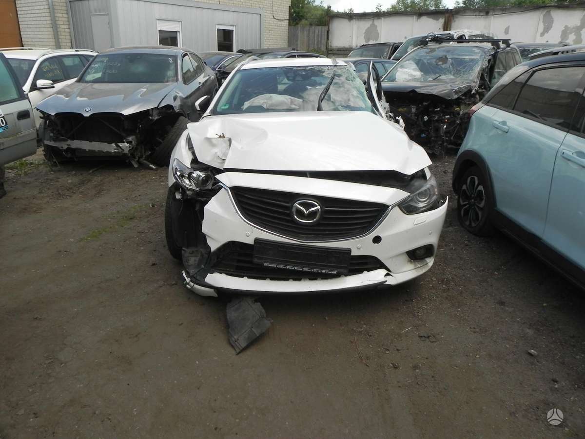 Mazda 6 dalimis