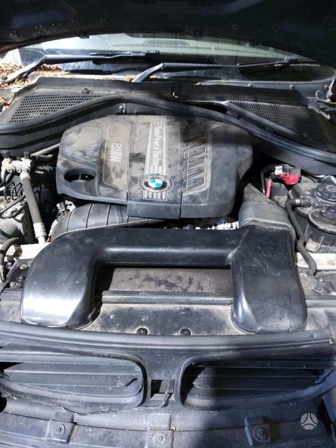 BMW X5 M dalimis