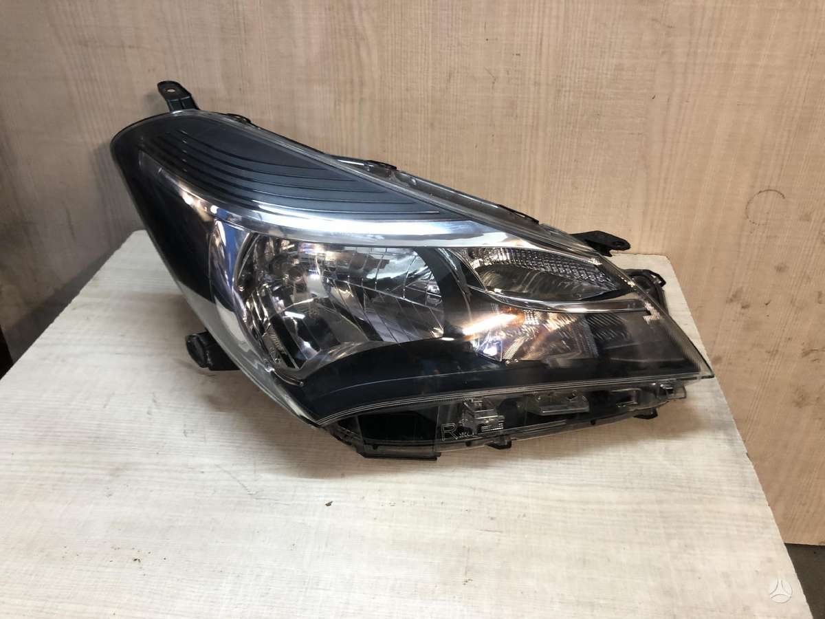 Toyota Yaris žibintai
