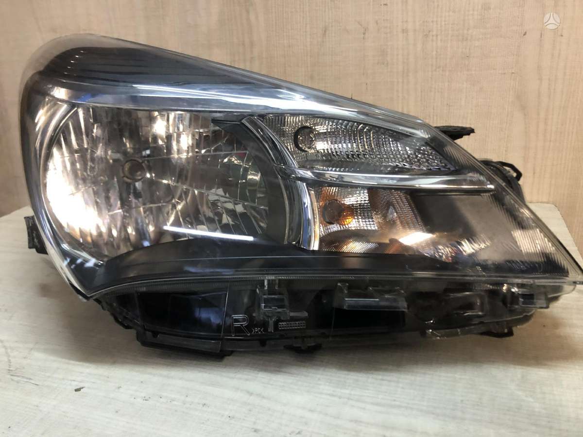 Toyota Yaris lights