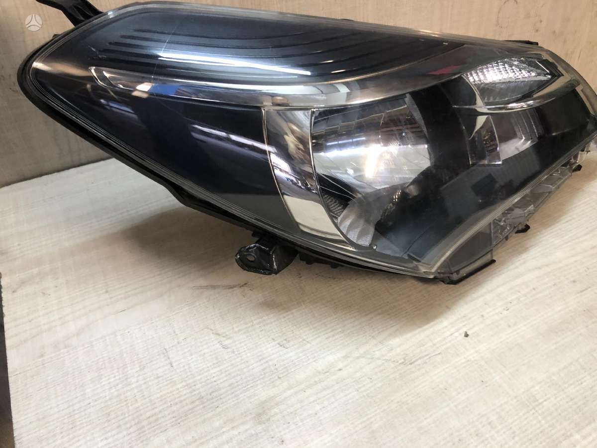 Toyota Yaris žibintai