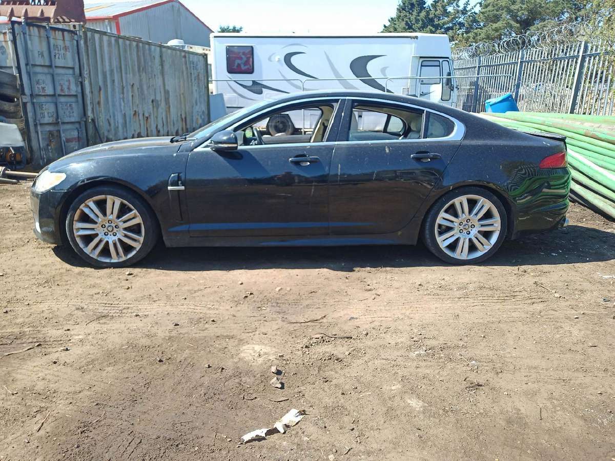 Jaguar XF по частям