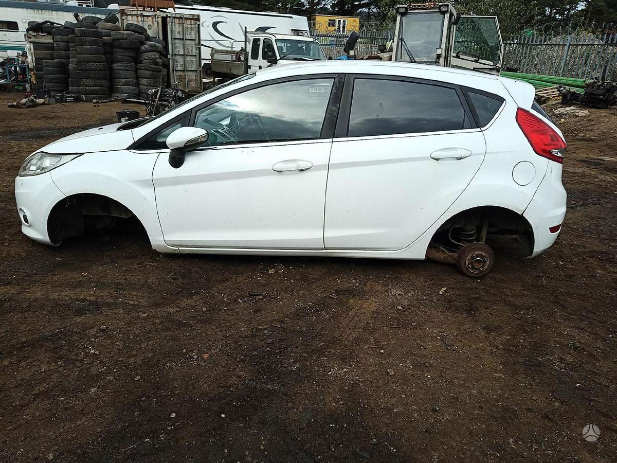 Ford Fiesta по частям