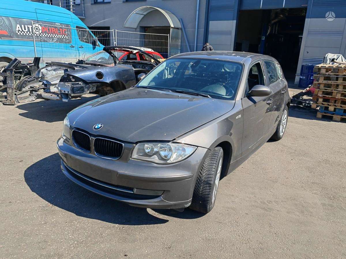 BMW 1 serija