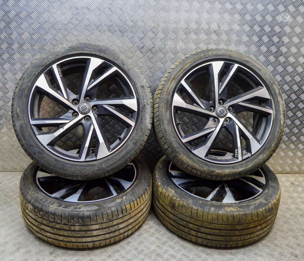 Volvo XC-40, light alloy, R20