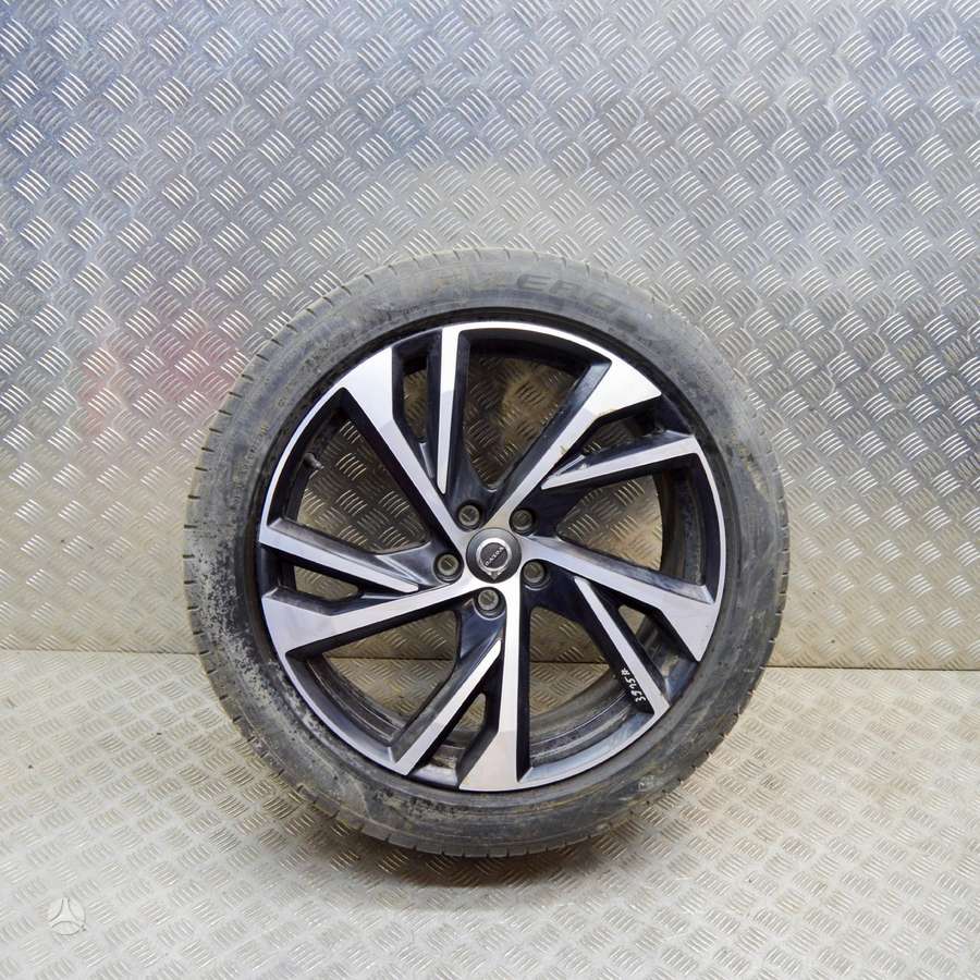 Volvo XC-40, light alloy, R20
