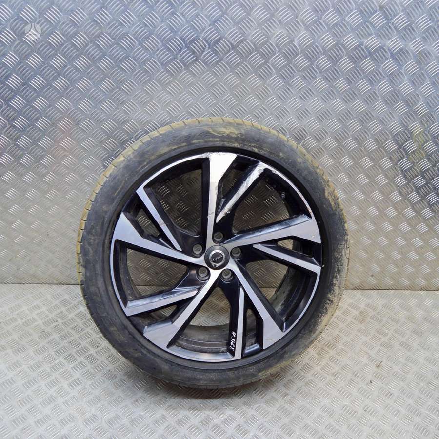 Volvo XC-40, light alloy, R20