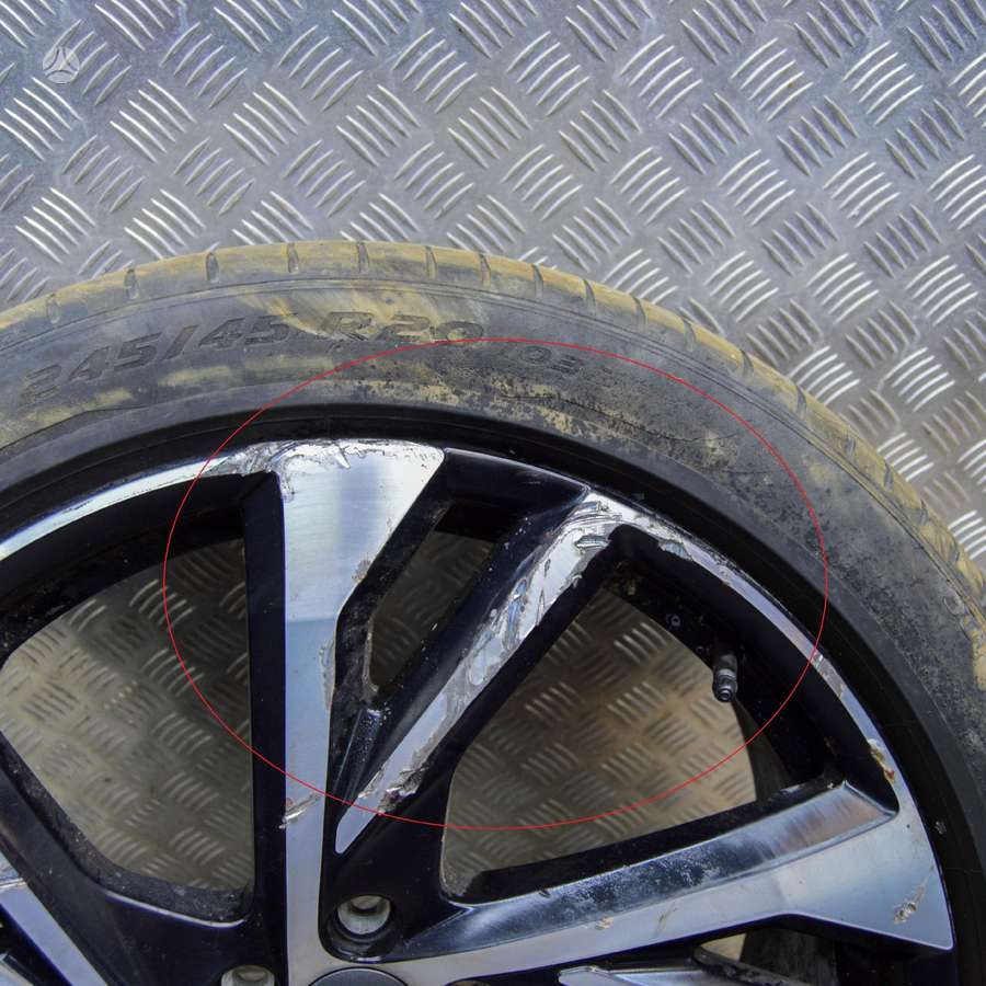 Volvo XC-40, light alloy, R20