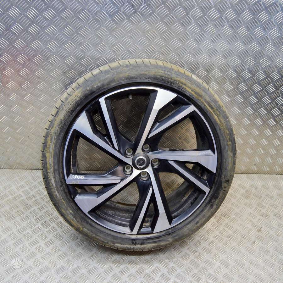 Volvo XC-40, light alloy, R20
