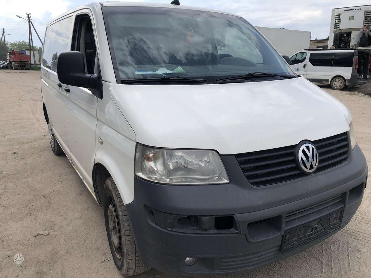 Volkswagen Transporter dalimis. Axd