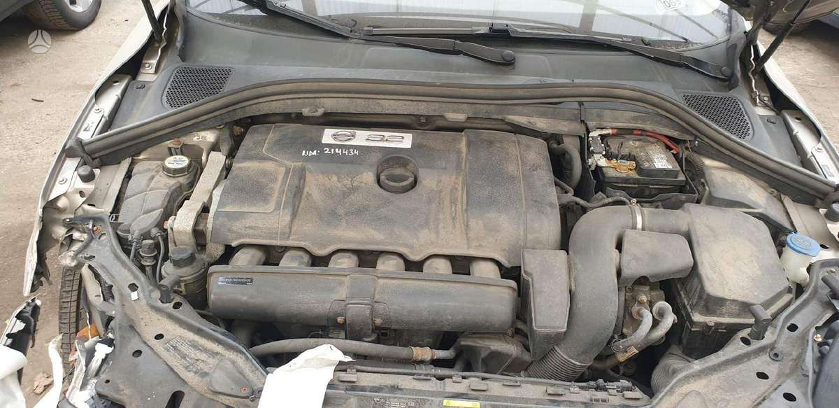 Volvo XC60 Spalvos kodas 492 46