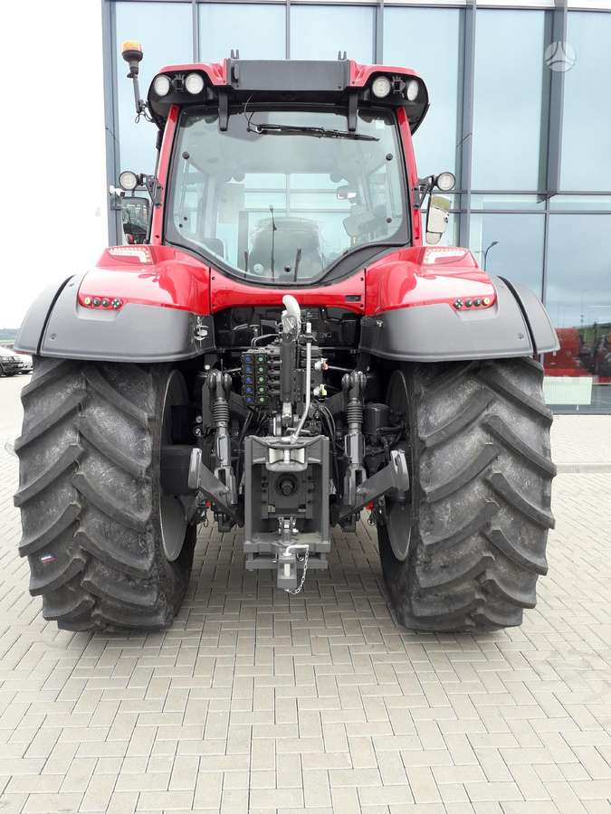 Valtra T235V, tractors