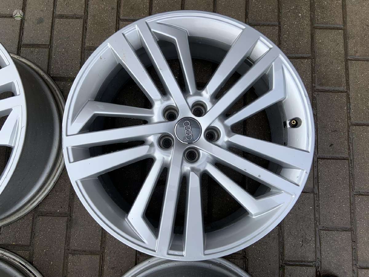Audi 80a601025F, lengvojo lydinio, R20