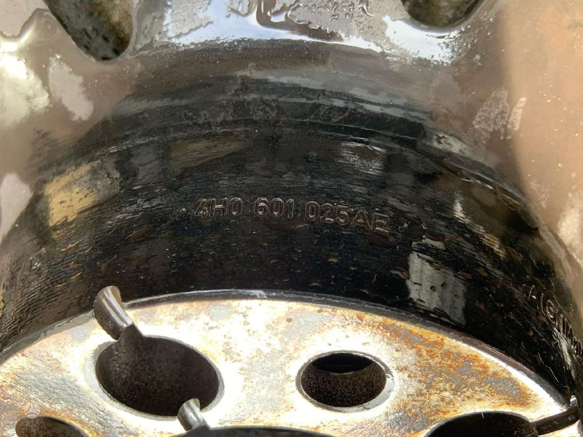Audi 4h0601025AE, lengvojo lydinio, R20