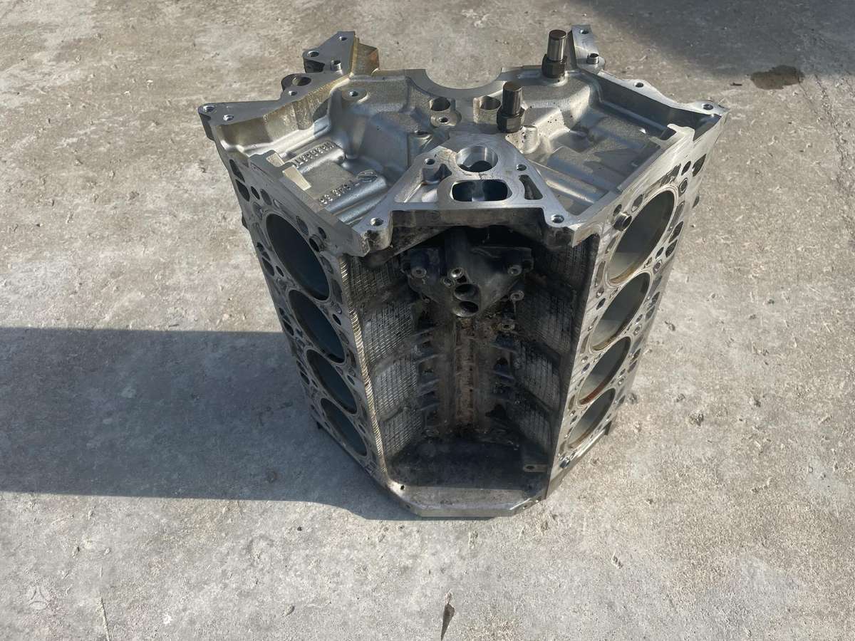 BMW 5 serija, N63b44a, engine block
