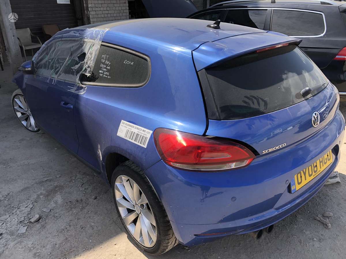 Volkswagen Scirocco dalimis