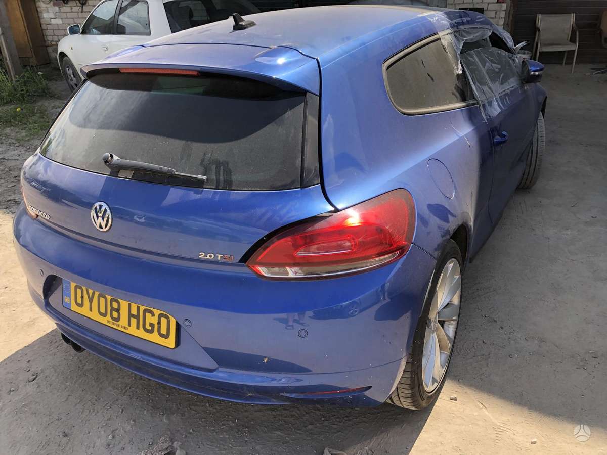 Volkswagen Scirocco dalimis