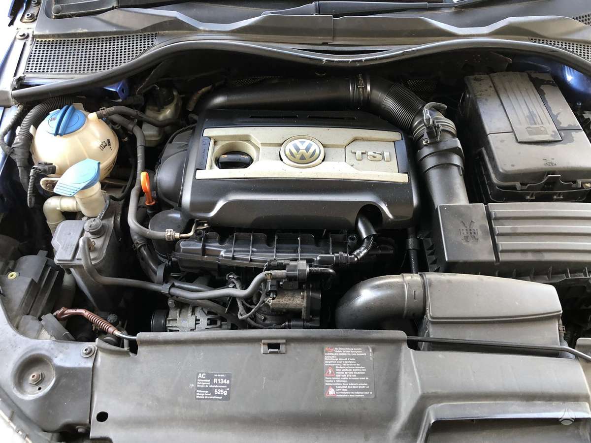 Volkswagen Scirocco dalimis