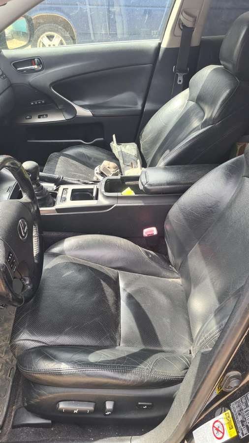 Lexus IS 220 purkstuku nera