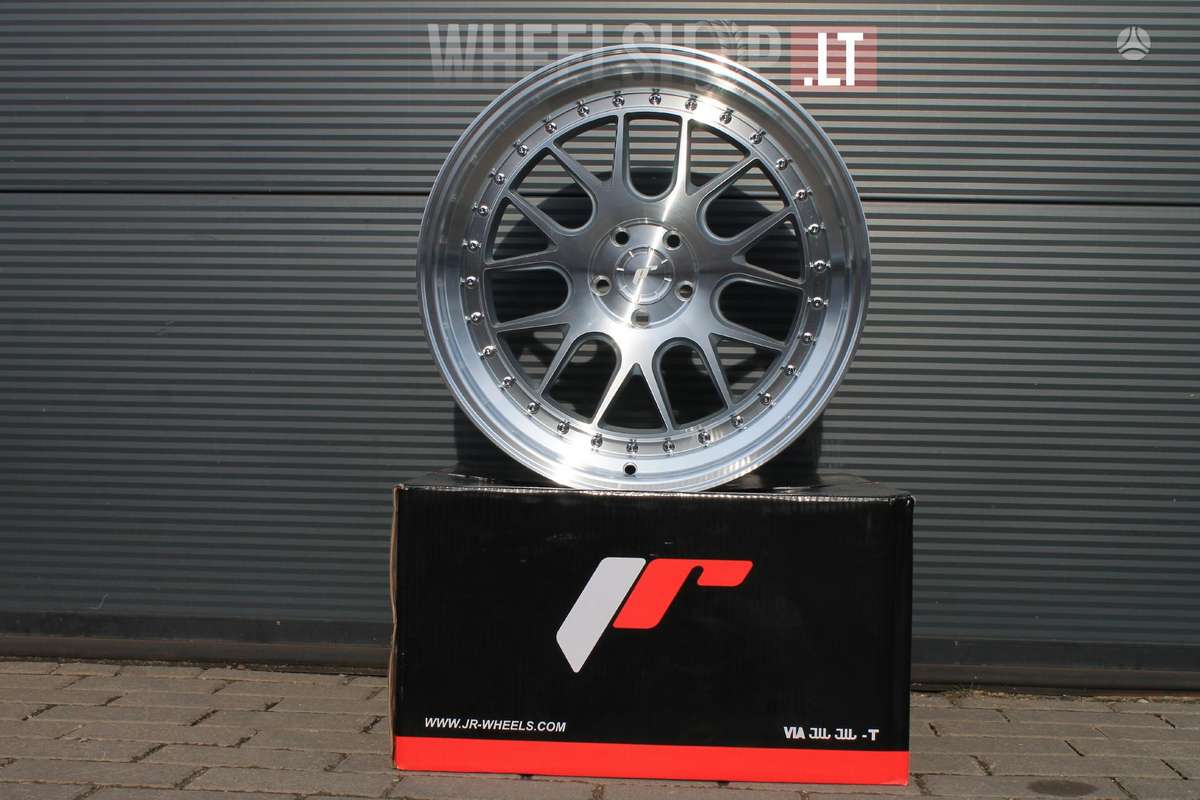 Japan Racing JR40 Silver FlowFormed, легкосплавные , R18
