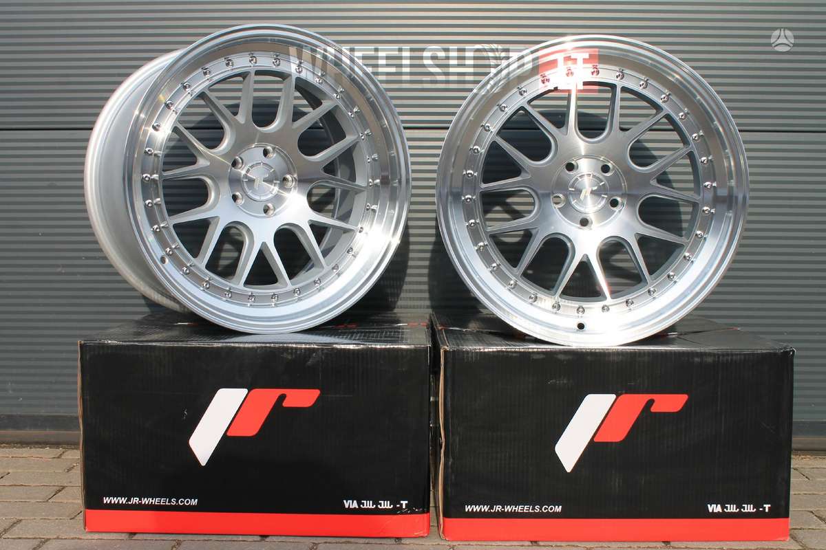 Japan Racing JR40 Silver FlowFormed, легкосплавные , R18