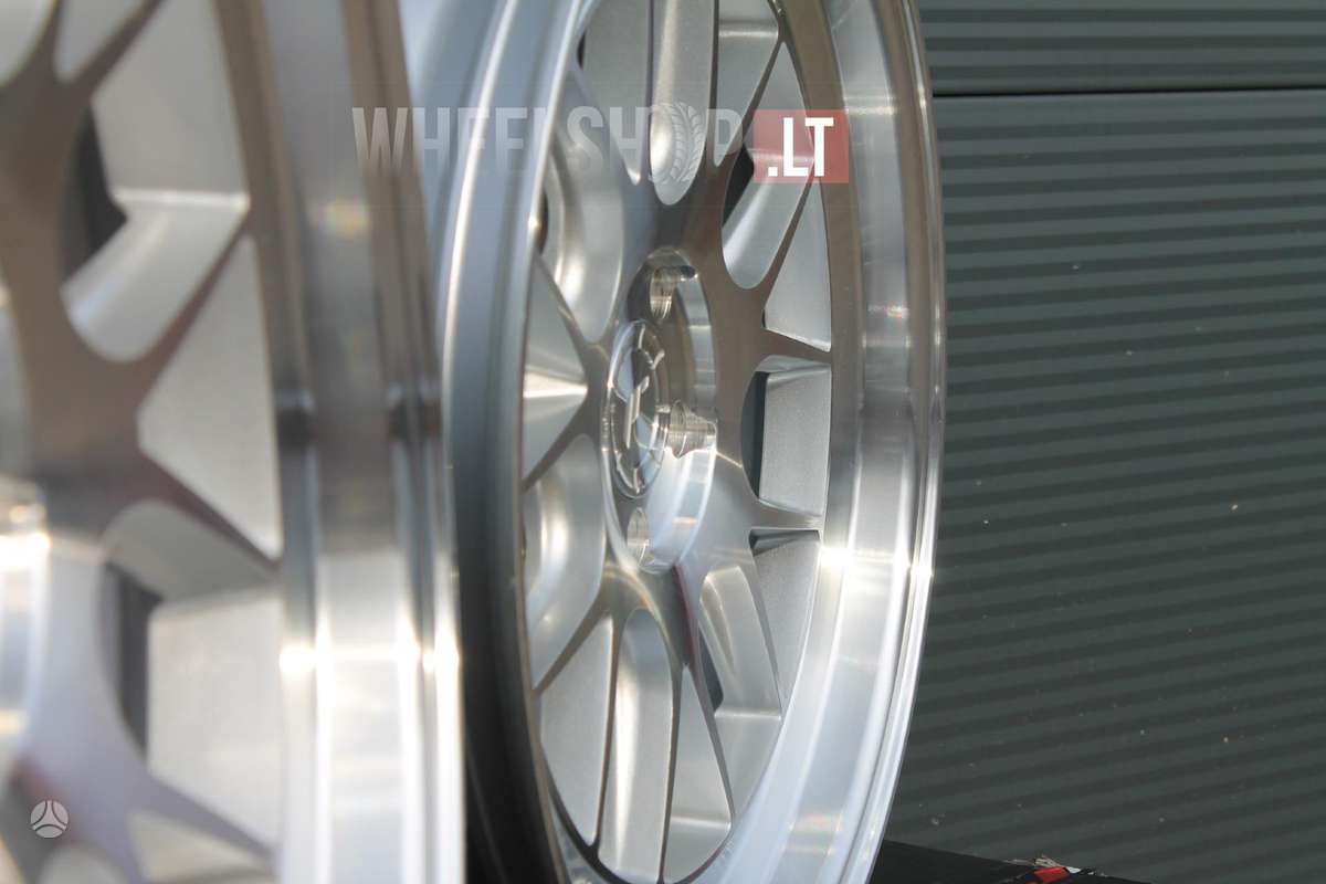 Japan Racing JR40 Silver FlowFormed, легкосплавные , R18