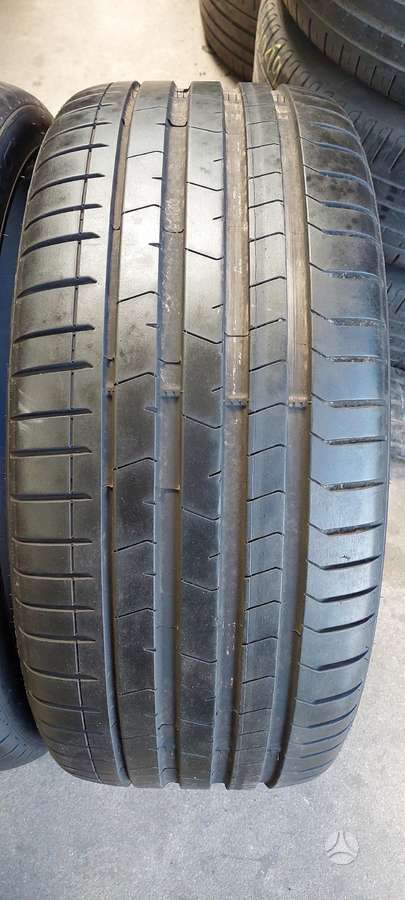 Pirelli, summer 275/35 R22