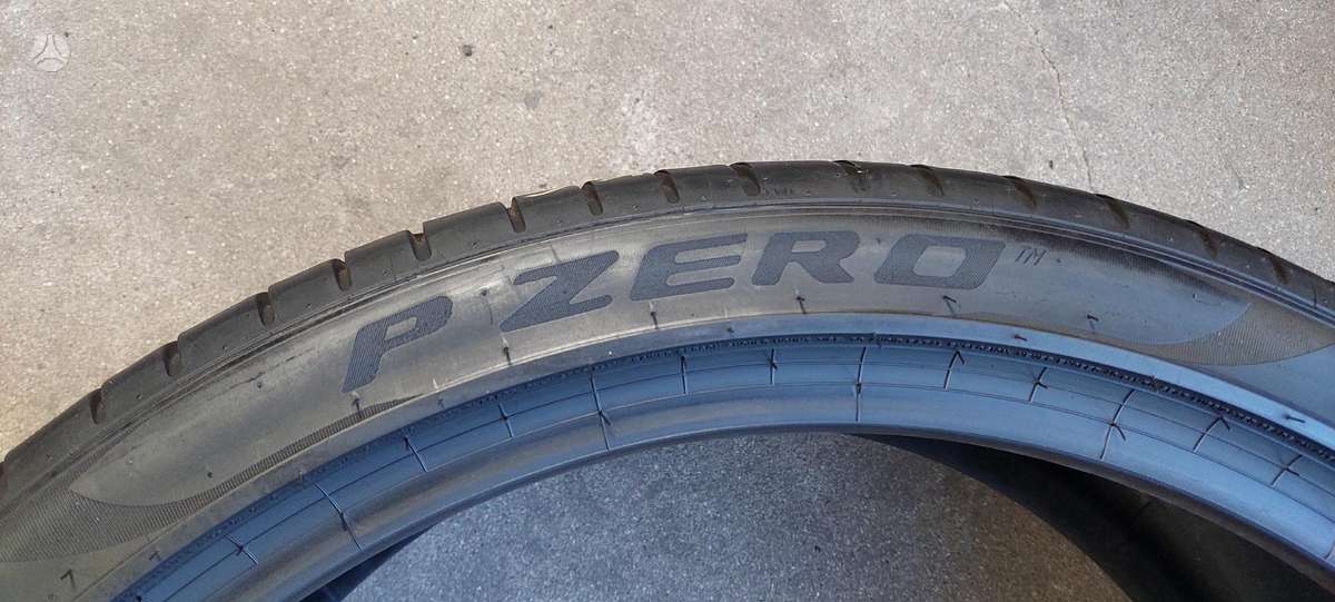 Pirelli, summer 275/35 R22