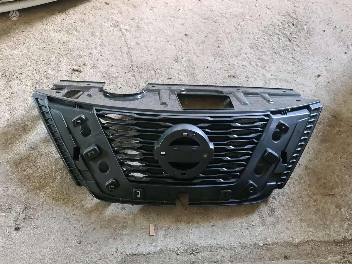 Nissan X-Trail apdailos grotelės