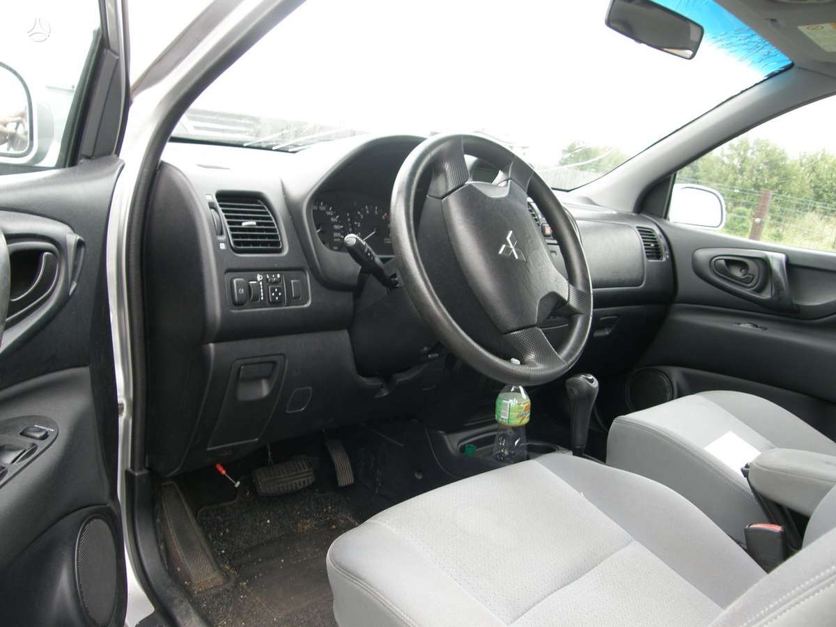 Mitsubishi Space Star Automobilis dalimis