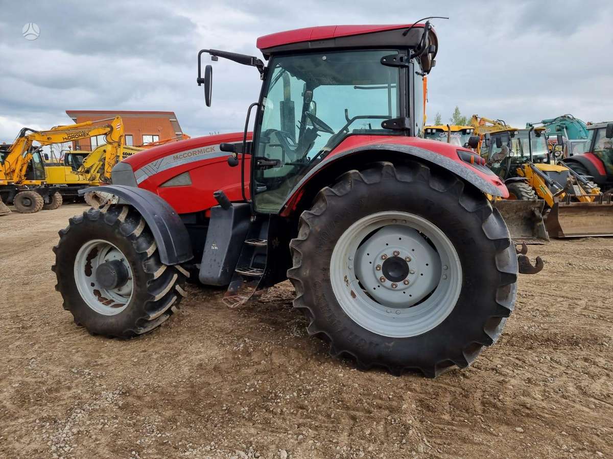 McCORMICK XTX 165, traktori