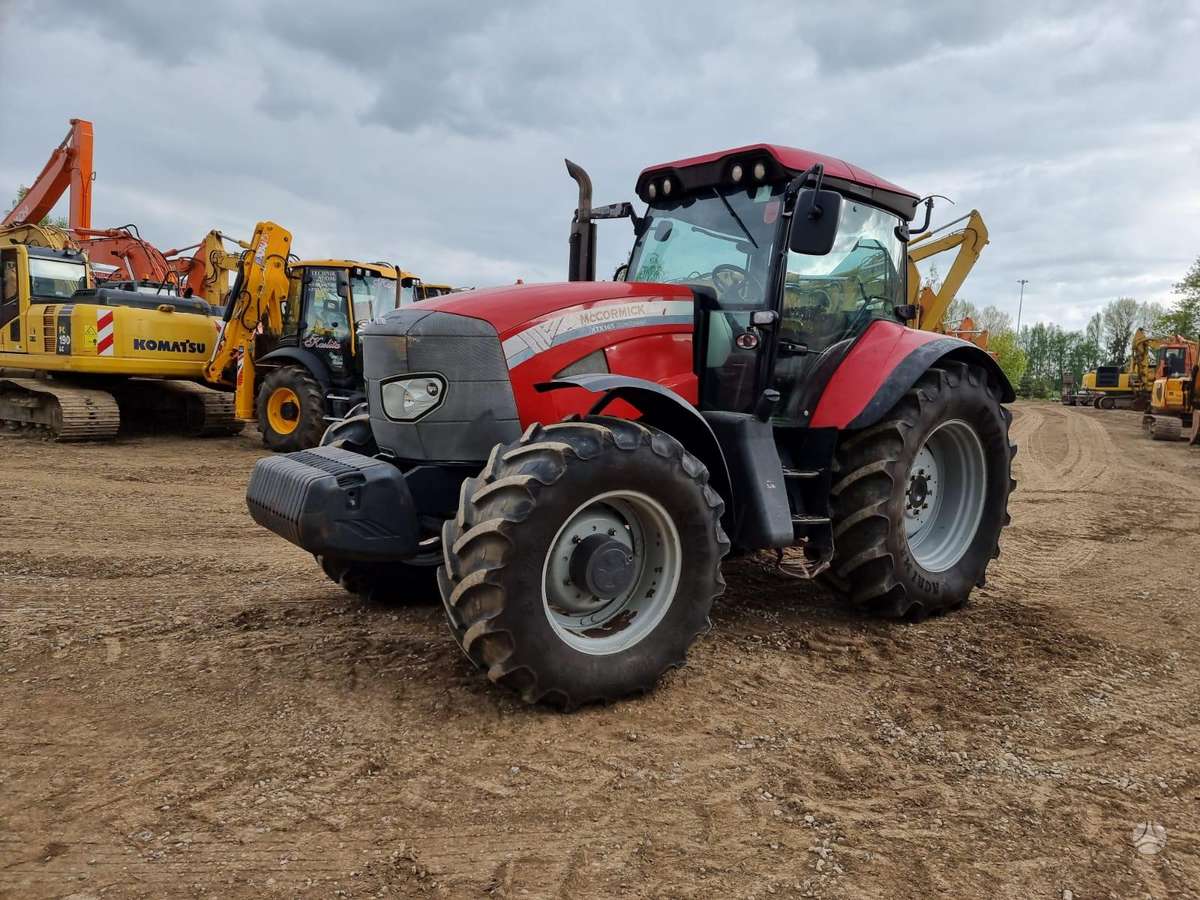 McCORMICK XTX 165, tractors