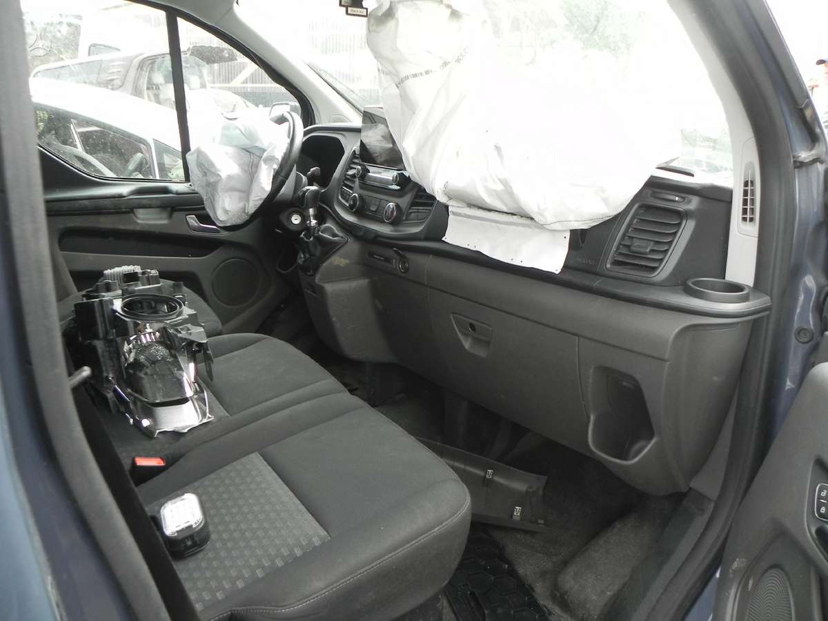 Ford Transit Custom dalimis