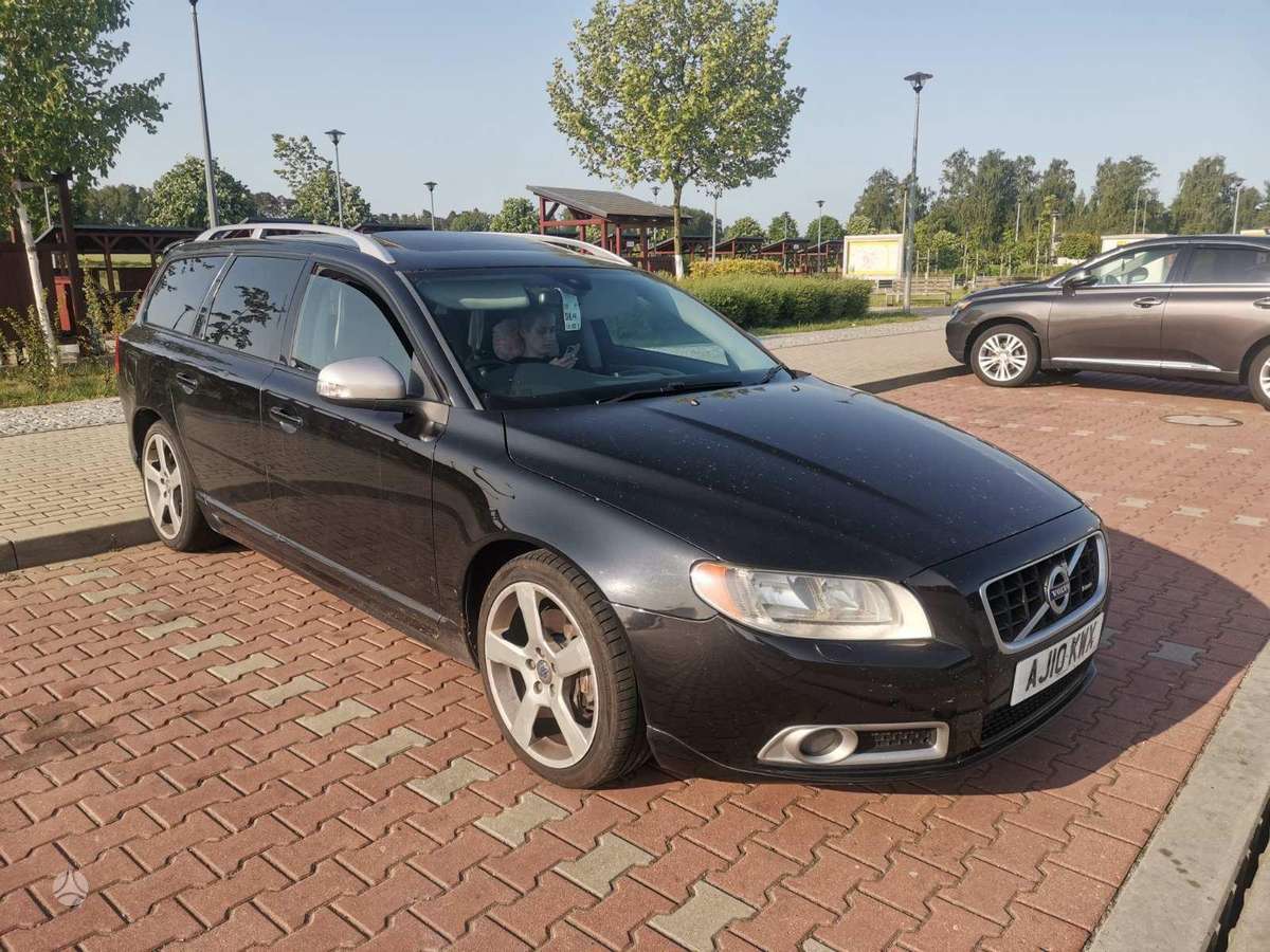 Volvo V70 R design