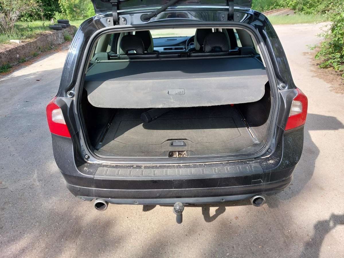 Volvo V70 R design