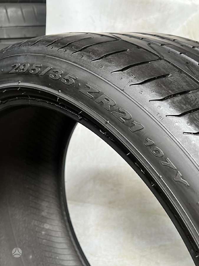 Pirelli P ZERO, vasarinės 295/35 R21