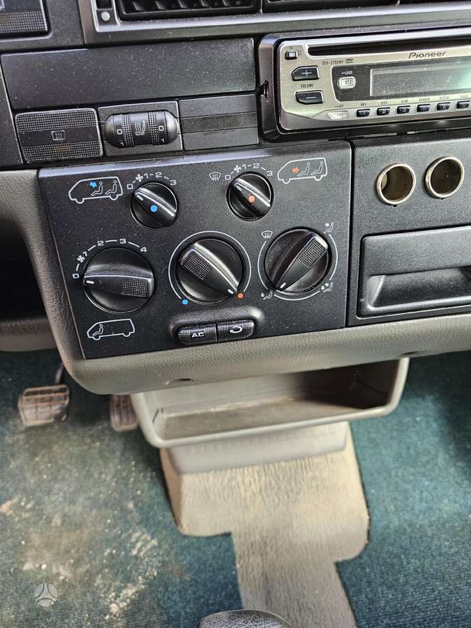 Volkswagen Transporter, passenger vans