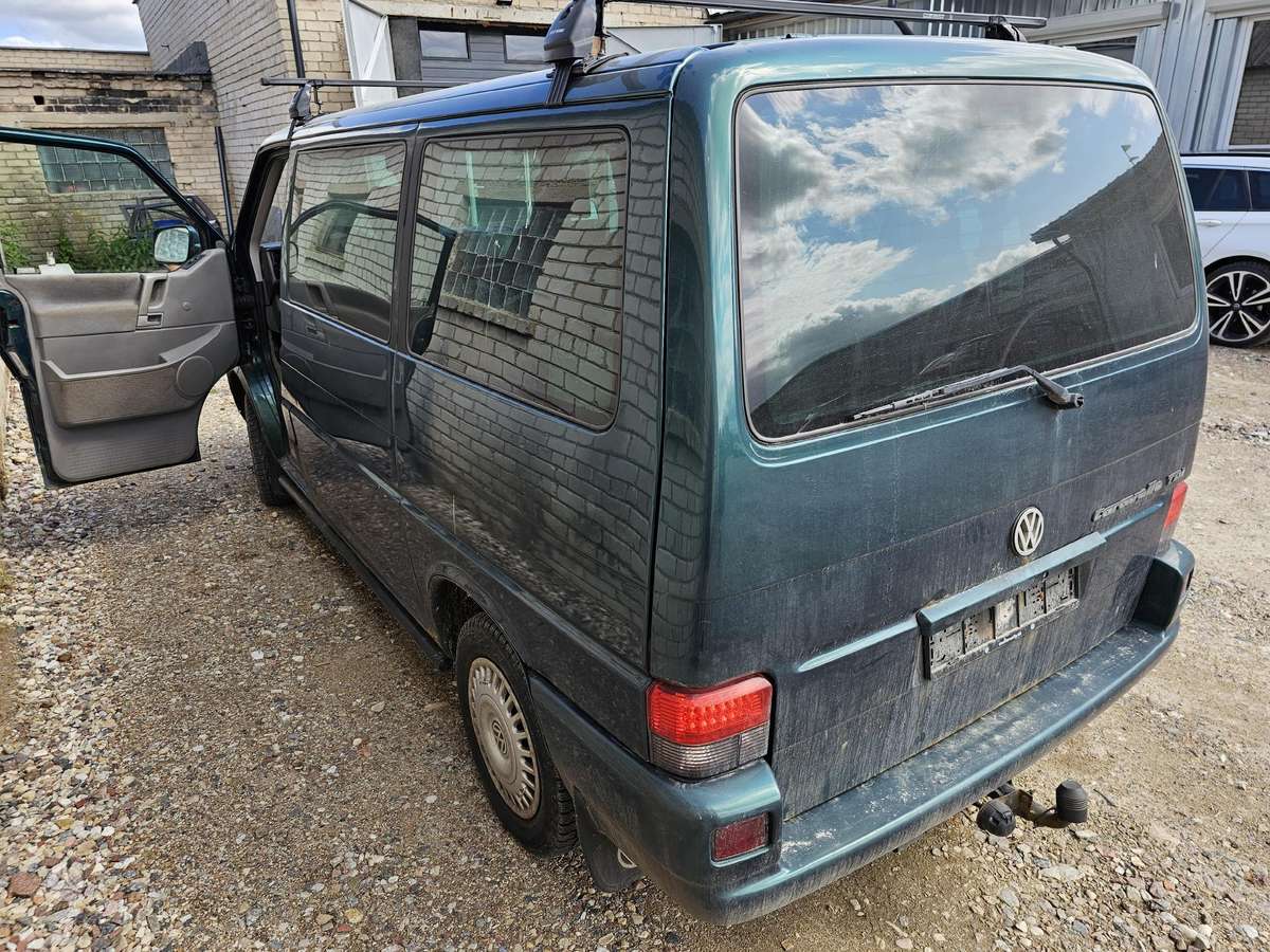 Volkswagen Transporter, passenger vans