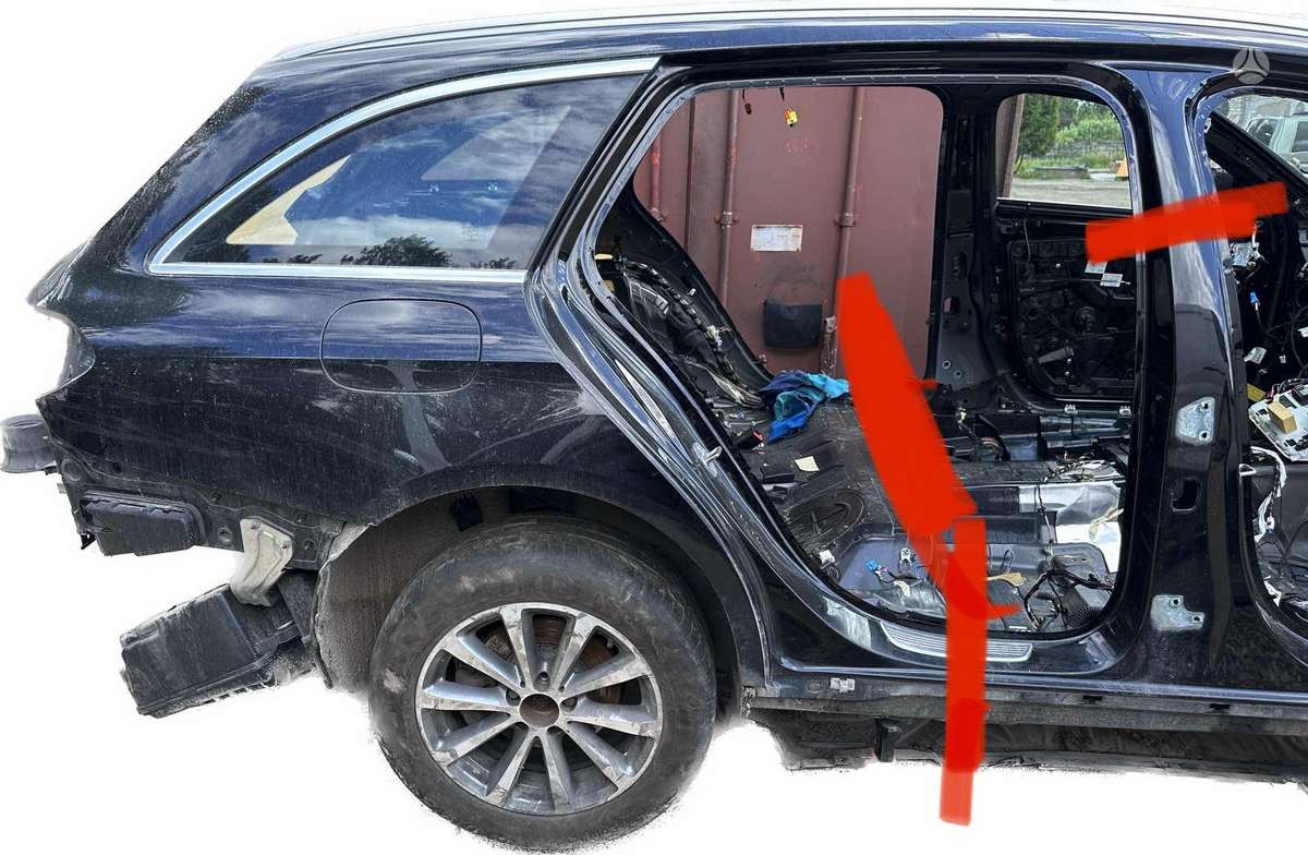 Mercedes-Benz E klasė Ketvirciai galas vaziuokle stogas