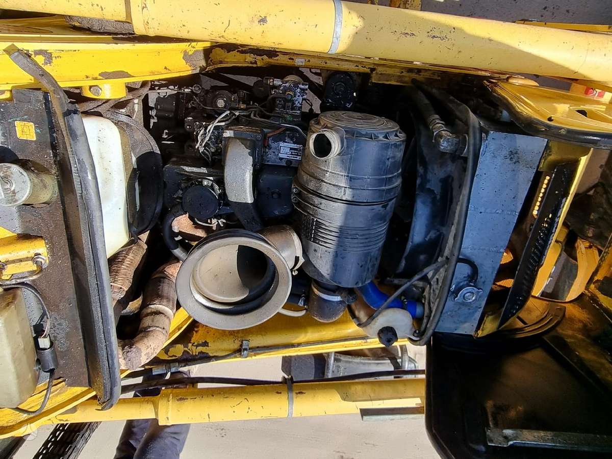 Komatsu WB 93 S-5EO, excavator loader